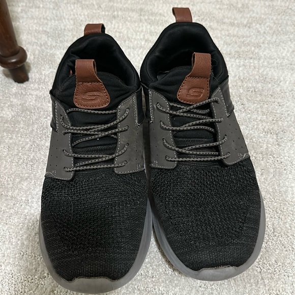 Men's Skechers Classic Fit Air Cooled Memory Foam slip on sneakers sz 8 used - Picture 1 of 6